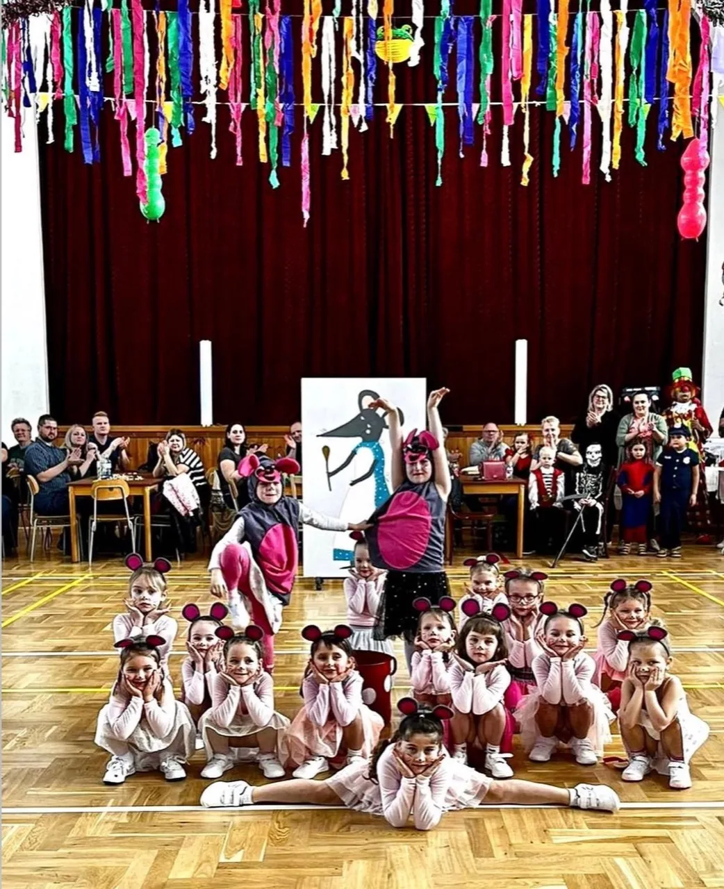 Studio 4 You · dětské karnevalové vystoupení