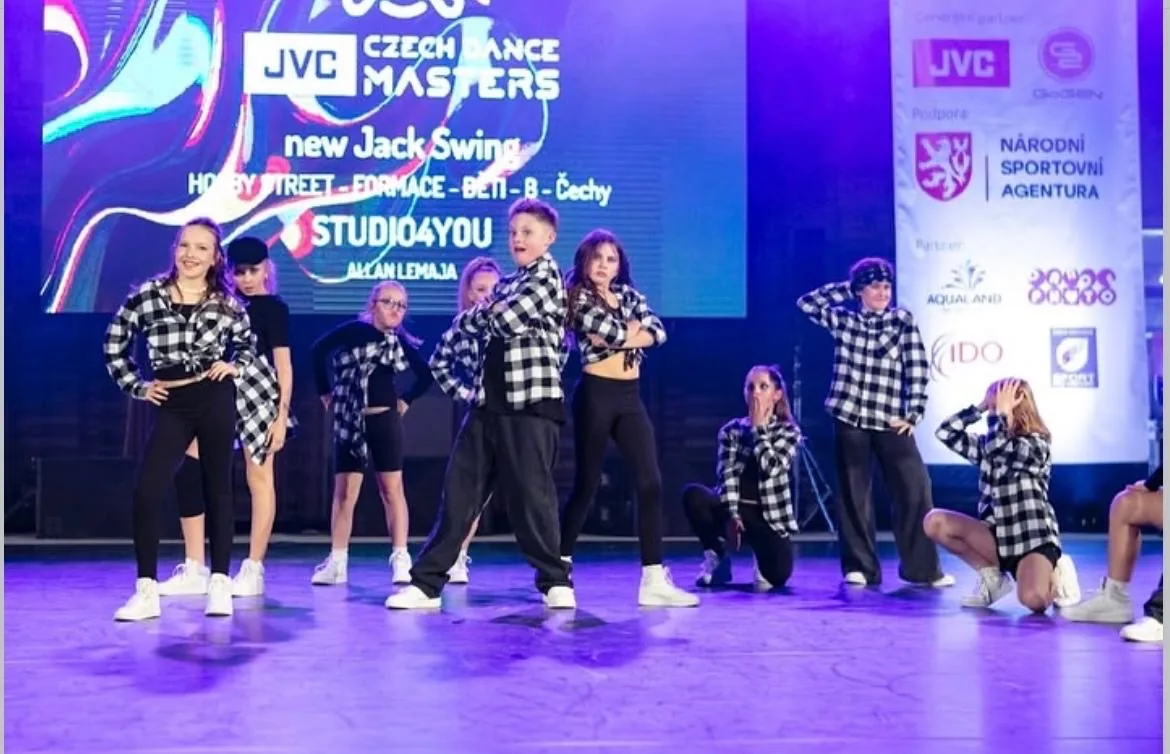 Studio 4 You · společná taneční formace